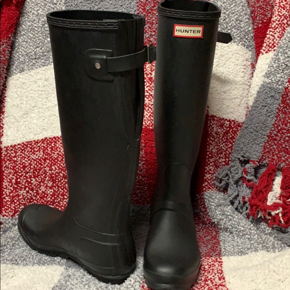 Hunter rain boots- adjustable back
